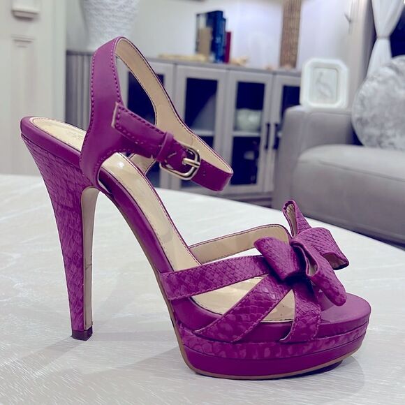 🎀 Isola Snakeskin Heels 8.5 - Picture 1 of 7